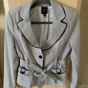 2b Bebe Seersucker Belted Jacket.  Size XS